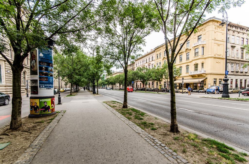 Apartment In Center — Fotók 3